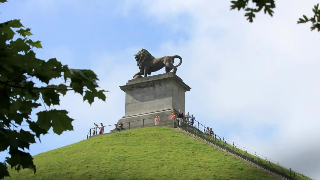 butte du lion de waterloo