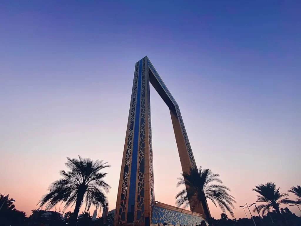 cadre géant à dubaï