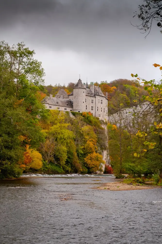 un-chateau-en-automne