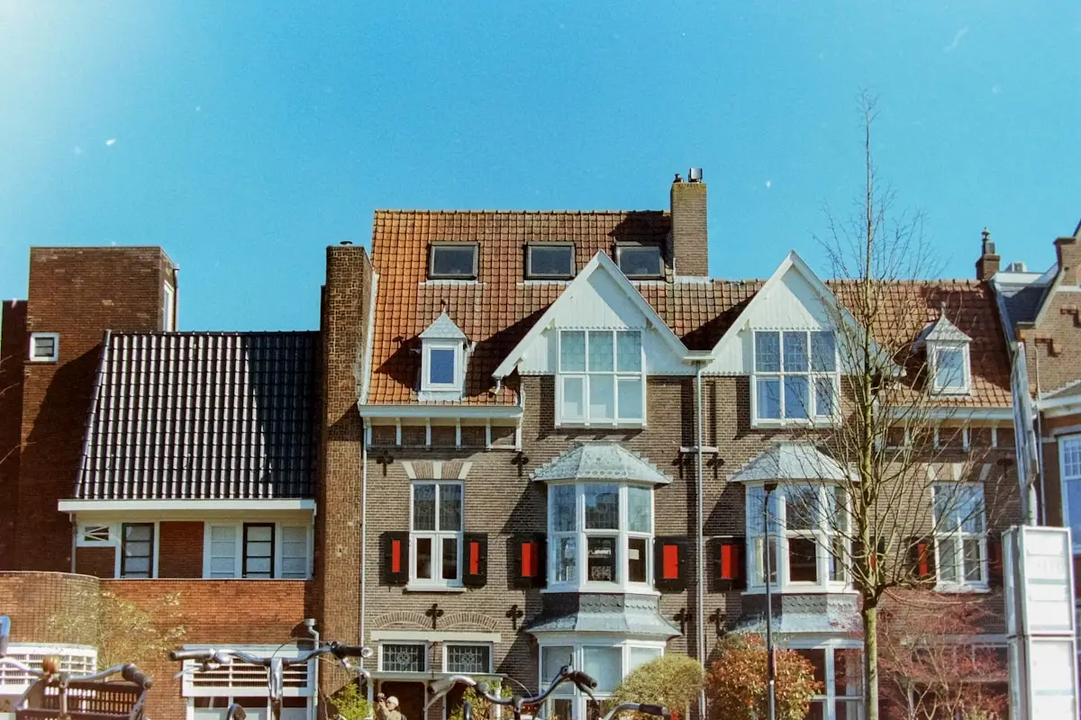 maison moderne avec jardin