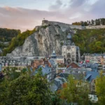 paysage urbain dinant